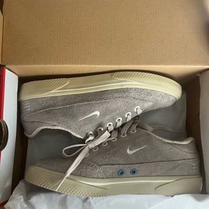 Women’s Nike GTS 97 size 7